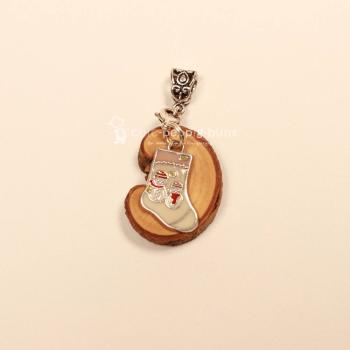 Kettenanhänger Weihnachten Holzscheibe Nikolausstrumpf Socke, Modeschmuck handmade chic-peppig-bunt